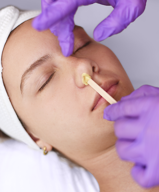 Depilación con cera poro (fosa nasal) mujer